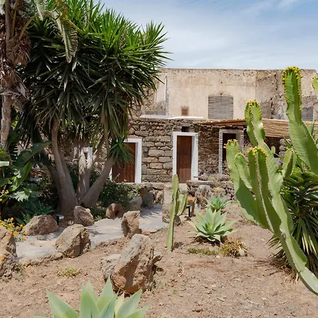 Dammusi Rekale Scauri (Sicily)